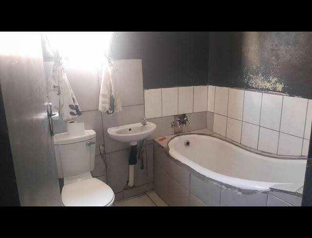 9 BEDROOM HOUSE FOR SALE IN WESTENBURG